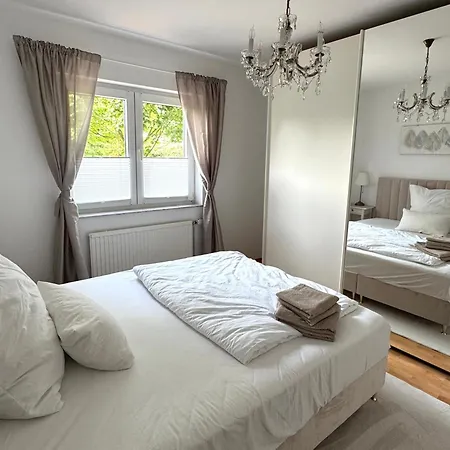 Weidenkoerbchen Am Wasser In Havel Werder