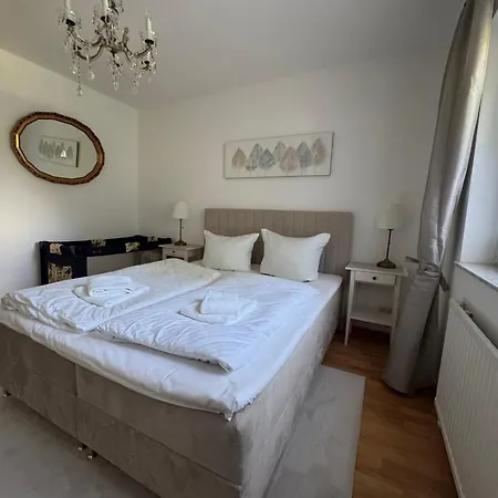 Weidenkoerbchen Am Wasser In Havel Apartman